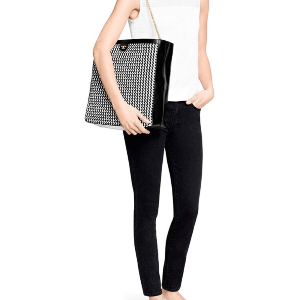 ⚡️Flash Sale⚡️Tory Burch Erica Woven Hobo